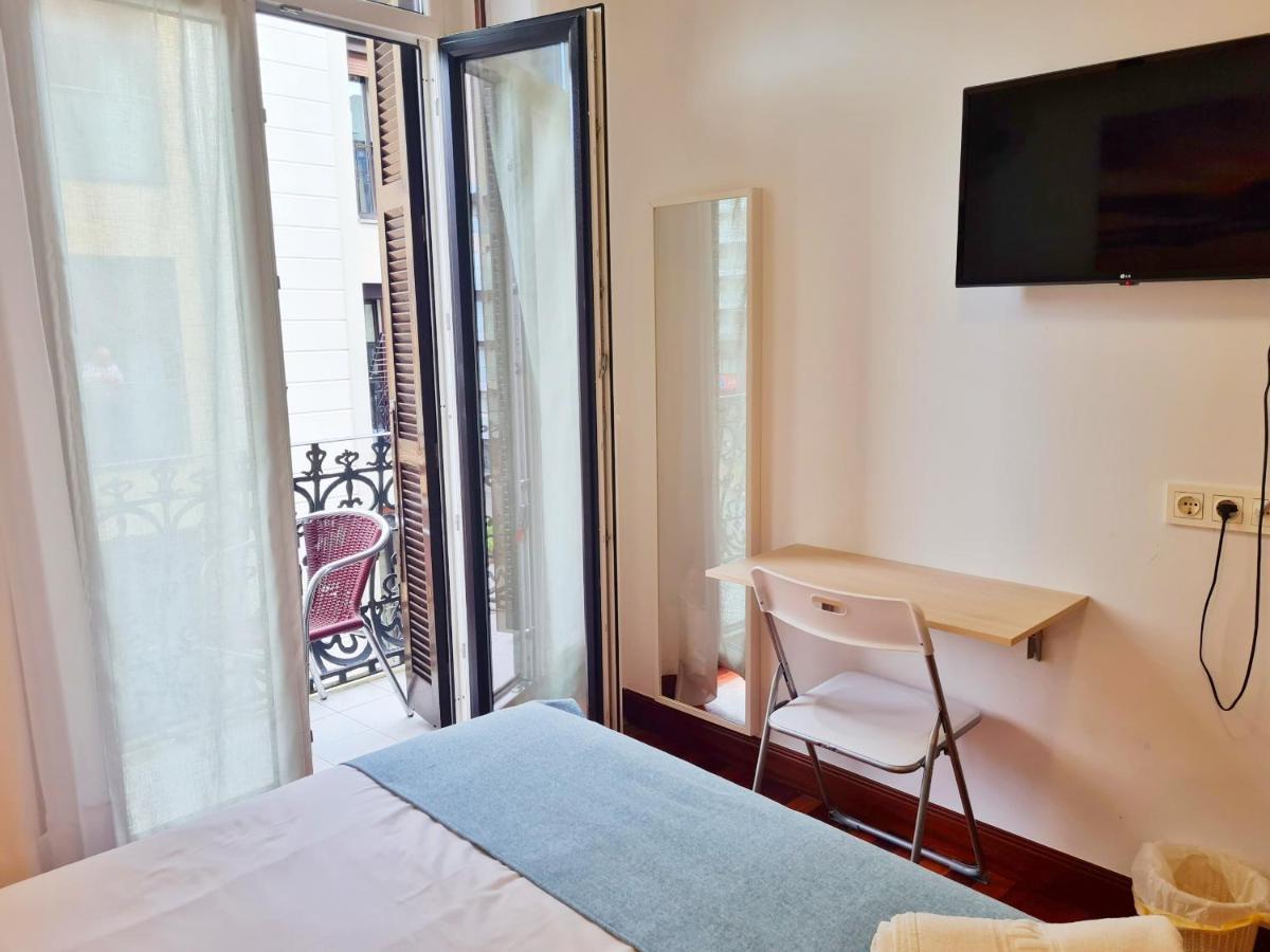 Pension Yoldi San Sebastian Bagian luar foto