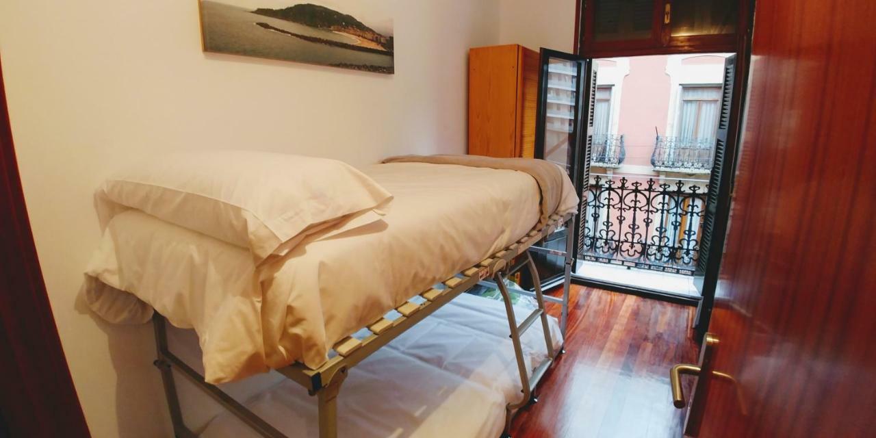 Pension Yoldi San Sebastian Bagian luar foto
