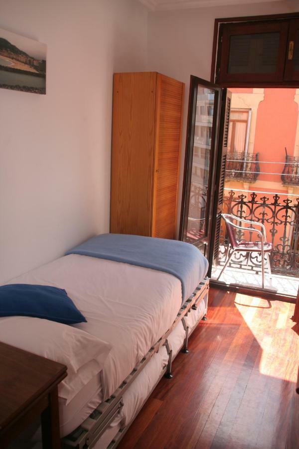 Pension Yoldi San Sebastian Bagian luar foto